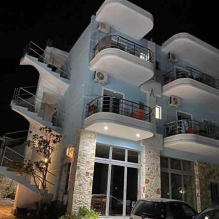 Vila Llaka Hotel Химар Екстериор снимка