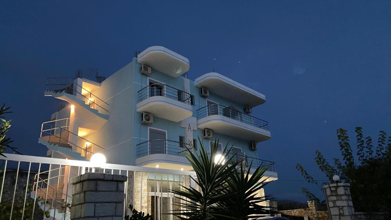 Vila Llaka Hotel Химар Екстериор снимка